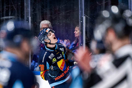 Djurgårdens målskytt Liam Öhgren jublar