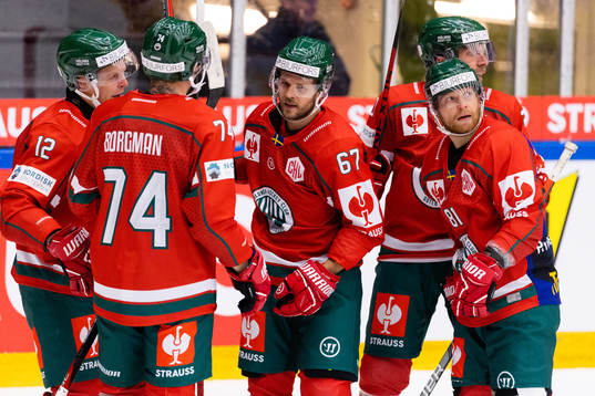 Jacob Nilsson of Frölunda celebrates scoring 2-1