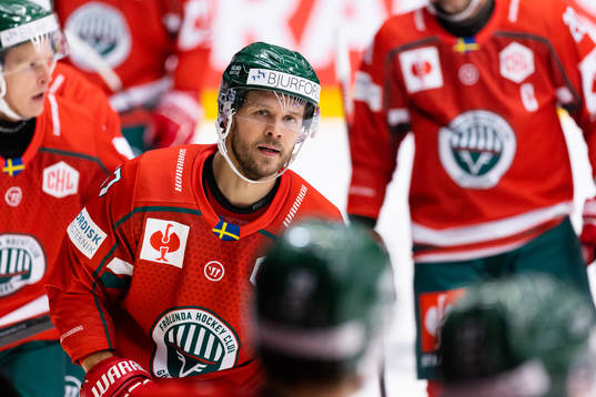 Jacob Nilsson of Frölunda celebrates scoring 2-1