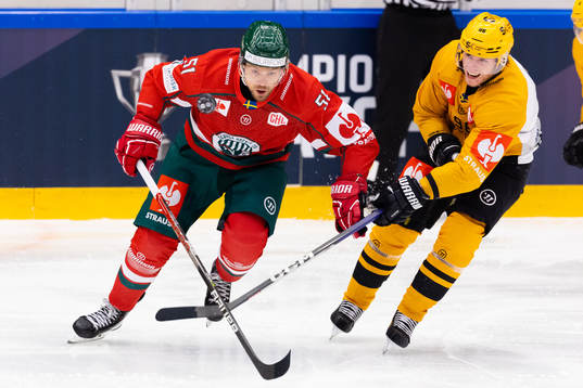 Mats Rosseli Olsen of Frölunda and Rickard Hugg of
