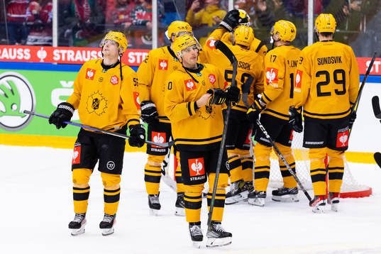 Players of Skellefteå look dejected