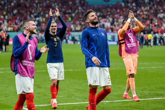 Antoine Griezmann and Olivier Giroud of France celebrate