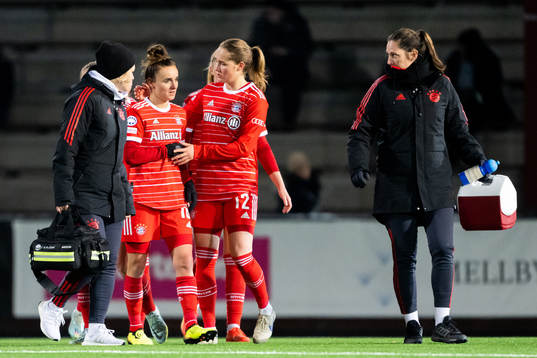 Lina Magull and  Sydney Lohmann of Bayern