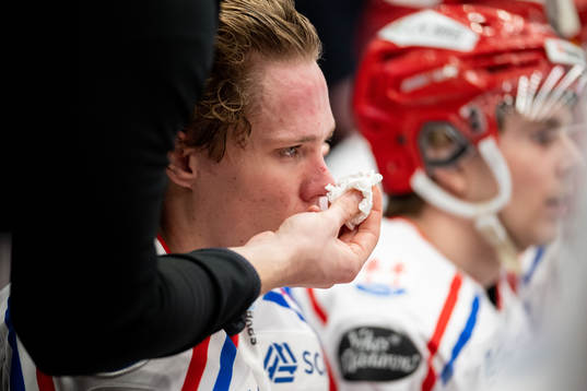 Timrås Jakob Stenqvist får vård