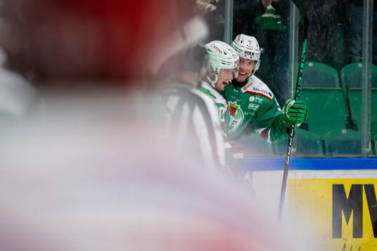 Rögles Oskar Stål-Lyrenäs  och Adam Tambellini  jublar