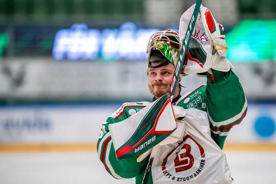 Rögles målvakt Christoffer Rifalk tackar jublar