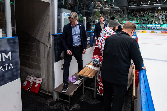 Timrås tränare Anders Karlsson deppar