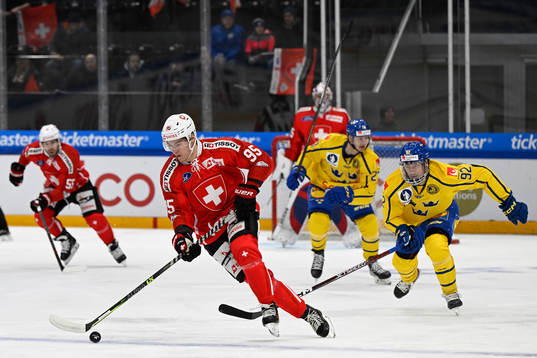 Tyler Moy of Switzerland and Jesper Olofsson of Sweden