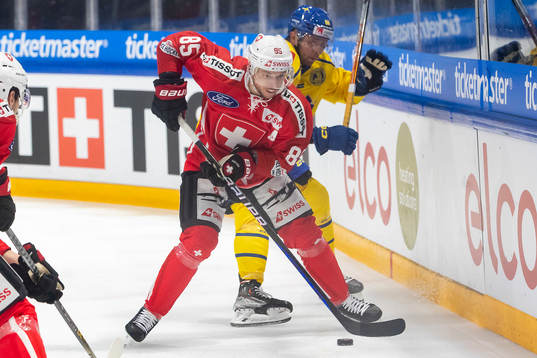 Sven Andrighetto of Switzerland and Robin Kovacs if Sweden