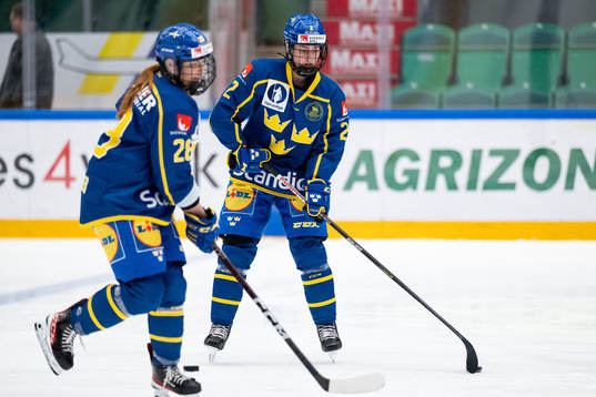 Solveig Gisler and Nathalie Lidman of Sweden