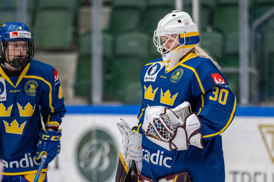 Goaltender Emma Söderberg of Sweden