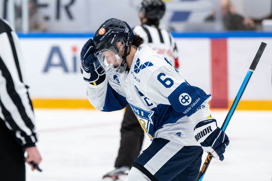 Jenni Hiirikoski of Finland celebrates