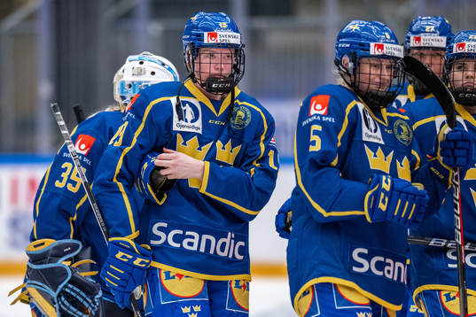 Sara Hjalmarsson and Annie Silén of Sweden