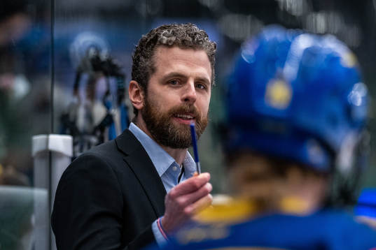 Head coach Ulf Lundberg of Sweden