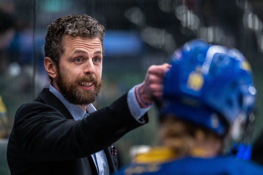 Head coach Ulf Lundberg of Sweden