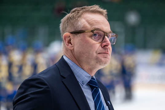 Head coach Juuso Toivola of Finland