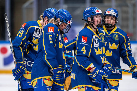 Annie Silén, Linnéa Andersson and Hanna Thuvik of Sweden