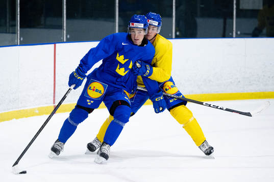 Noah Östlund and Victor Stjernborg of Sweden at a practice