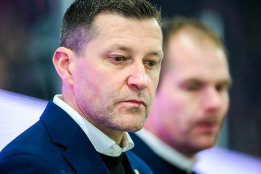 Färjestads assisterande tränare Pelle Prestberg deppar