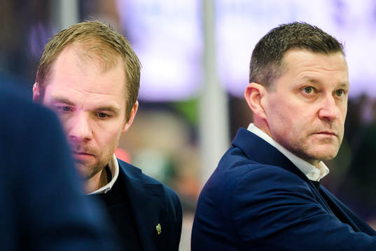 Färjestads huvudtränare Tomas Mitell och assisterande