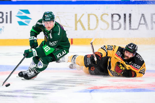 Färjestads Marcus Nilsson och Luleås Jack Connolly
