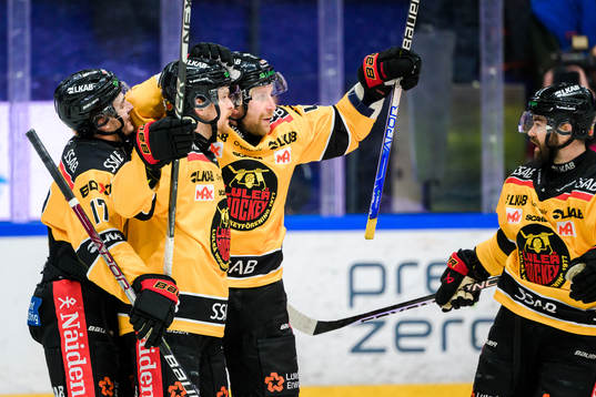 Luleås Isac Brännström, Brendan Shinnimin, Leo Komarov
