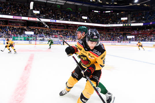 Färjestads Remi Elie och Luleås Konstantin Komarek