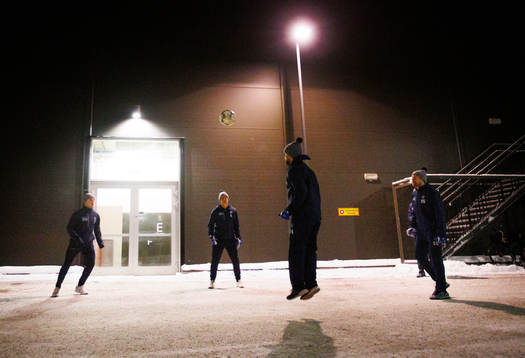 Leksandspelarna värmer upp