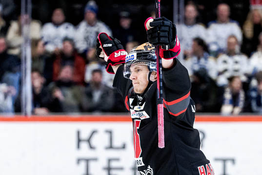Örebros Marcus Hardegård jublar