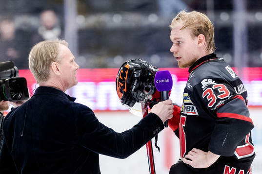 Cmores Niklas Wikegård intervjuar Örebros Christopher