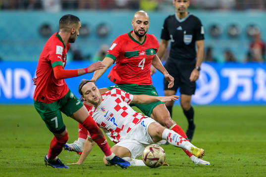 Lovro Majer of Croatia against Hakim Ziyech and Sofyan