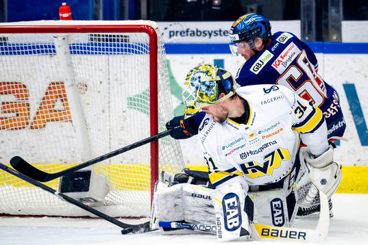 HV71s målvakt Joni Ortio och Växjös Erik Josefsson