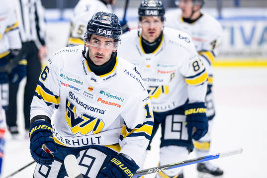HV71s Joseph Laleggia jublar