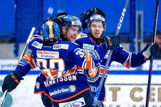 Växjös Robert Rosén och Kalle Kossila jublar