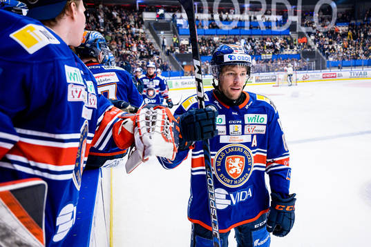 Växjös Robert Rosén jublar