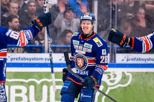 Växjös Hugo Gustafsson jublar