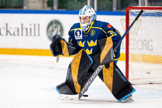 Goaltender Tindra Holm of Sweden