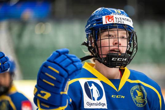 Sara Hjalmarsson of Sweden celebrates 1-0 by Lisa Johansson