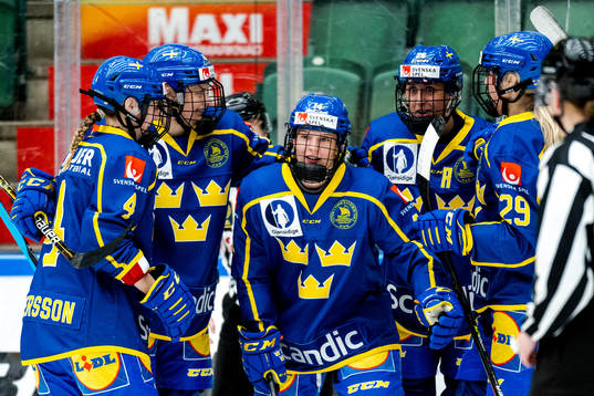 Thea Johansson of Sweden celebrates with team