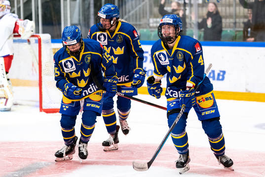 Linnéa Andersson of Sweden celebrates scoring 3-0
