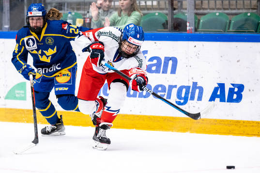 Felizia Wikner-Zienkiewicz of Sweden and Klara Seroiszkova