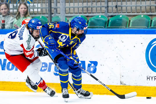 Klara Seroiszkova of Czech Republic and Hanna Olsson of