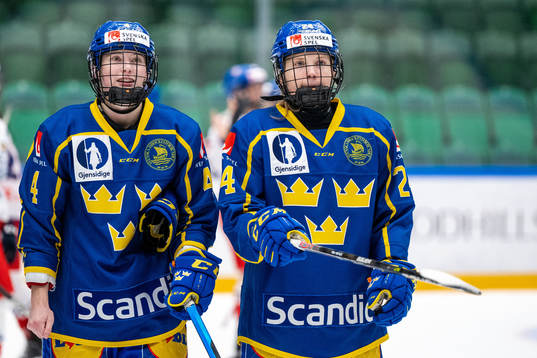 Linnéa Andersson and Felizia Wikner-Zienkiewicz of Sweden