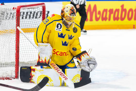 goalkeeper Anders Lindbäck of Sweden