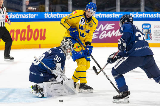 Emil Pettersson of Sweden