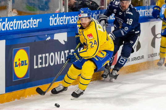 Oscar Lindberg of Sweden