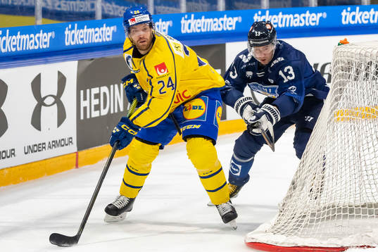Oscar Lindberg of Sweden