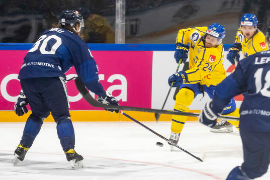 Oscar Lindberg of Sweden