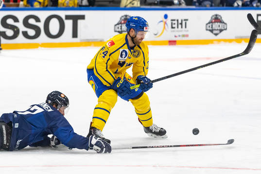 Oscar Lindberg of Sweden