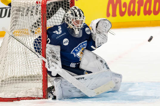 Goaltender Lassi Lehtinen of Finland